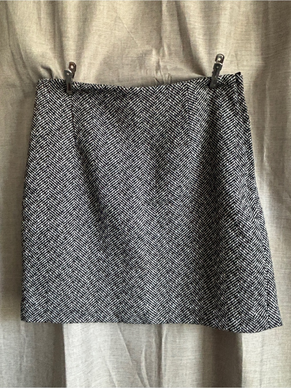 Cute H&M skirt. Like new! Size 4.